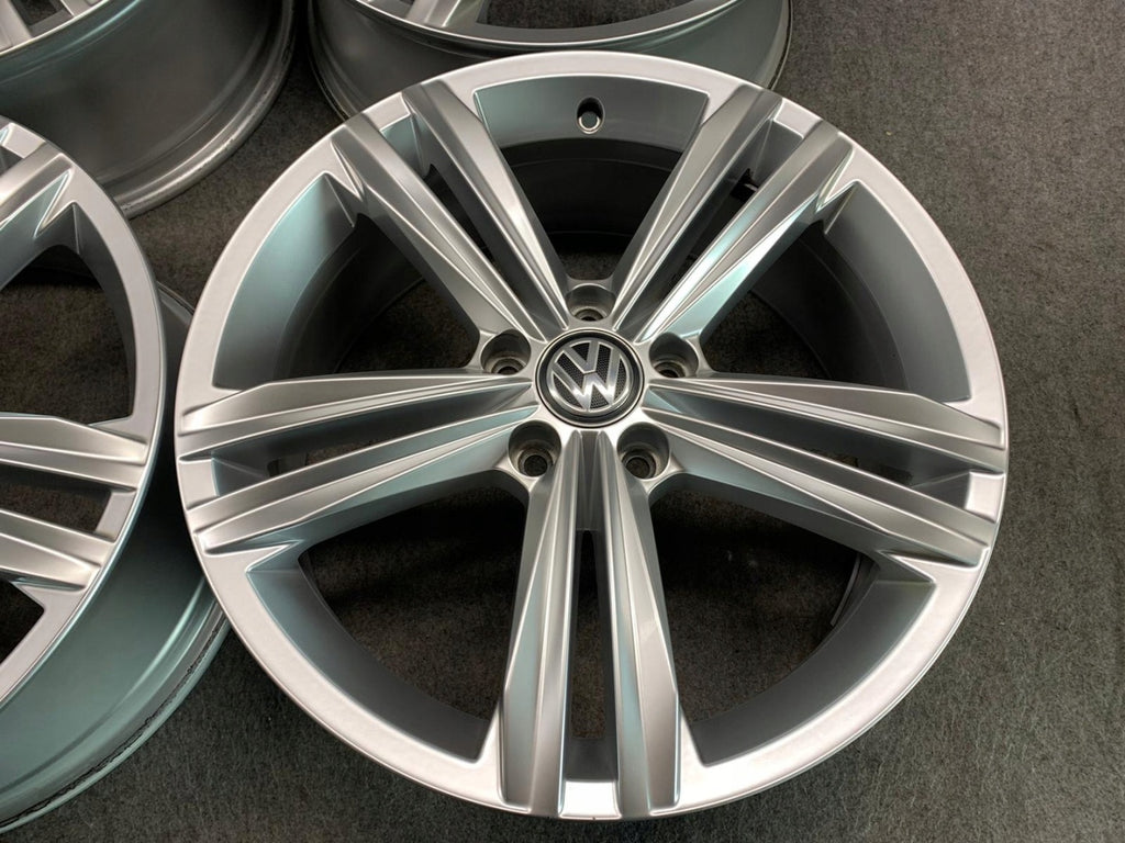 4x Alufelge 18 Zoll 7.0" 5x112 43ET Glanz Silber 5NA601025M VW Tiguan Rim Wheel FEL1377456770om