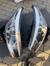 Laden Sie das Bild in den Galerie-Viewer, Frontscheinwerfer Kia Ceed 92101-A2220 LED Ein Stück (Rechts oder Links)