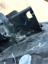Laden Sie das Bild in den Galerie-Viewer, Frontscheinwerfer Toyota Yaris Rechts Scheinwerfer Headlight SCH1272653440kp