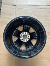 Laden Sie das Bild in den Galerie-Viewer, 1x Alufelge 18 Zoll 8.0&quot; 5x112 A2134013700 Mercedes-Benz Rim Wheel