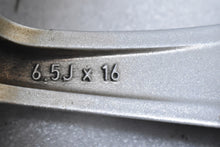 Load image into Gallery viewer, 1x Alufelge 16 Zoll 6.5&quot; 5x114.3 45ET Glanz Silber 52910-D7110 Hyundai Tucson