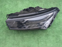 Laden Sie das Bild in den Galerie-Viewer, Frontscheinwerfer Skoda Enyaq 5LB941015H Links Scheinwerfer Headlight SCH3526552622gl