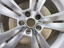 Laden Sie das Bild in den Galerie-Viewer, 1x Alufelge 18 Zoll 57A601025M Skoda Karoq Rim Wheel FEL2021817156tz