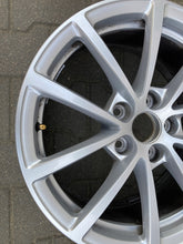 Load image into Gallery viewer, 1x Alufelge 17 Zoll 7.5&quot; 5x112 4K0601025 Audi A6 Rim Wheel