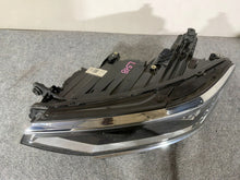 Laden Sie das Bild in den Galerie-Viewer, Frontscheinwerfer VW Passat 3G1941081T LED Links Scheinwerfer Headlight SCH1412889999jl