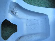 Load image into Gallery viewer, 1x Alufelge 17 Zoll 6.5" 5x114.3 54ET Glanz Silber 529101K200 Hyundai Ix20 FEL8890974811us