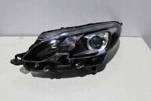 Load image into Gallery viewer, Frontscheinwerfer Peugeot 2008 I 9825313980 Links Scheinwerfer Headlight SCH3495977534lb