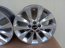 Load image into Gallery viewer, 1x Alufelge 17 Zoll 7.5&quot; 5x114.3 52 5ET Glanz Graphit 52910-D4250 Kia Optima