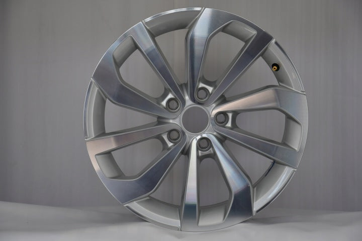 1x Alufelge 17 Zoll 7.0" 5x112 45ET Glanz 2GA601025AC VW Rim Wheel FEL3821513822pd