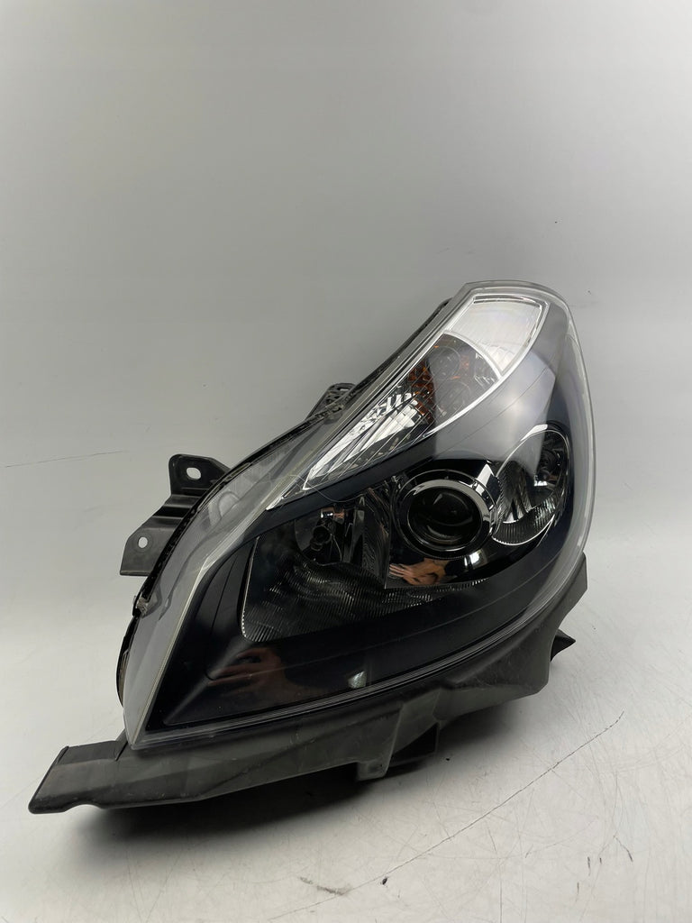 Frontscheinwerfer Renault Clio III 8200865607 Ein Stück (Rechts oder Links) SCH2613183746iw