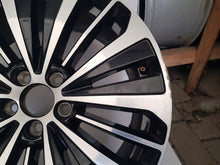 Load image into Gallery viewer, 1x Alufelge 18 Zoll 8.0" 5x108 42ET Glanz Schwarz 32209455 Volvo Xc90 Xc60