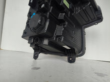 Laden Sie das Bild in den Galerie-Viewer, Frontscheinwerfer Hyundai Staria 92101-CG200 Full LED Links Headlight SCH2577462158jm