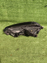 Laden Sie das Bild in den Galerie-Viewer, Frontscheinwerfer VW Golf VII 5G1941006 Rechts Scheinwerfer Headlight SCH2275607203sr