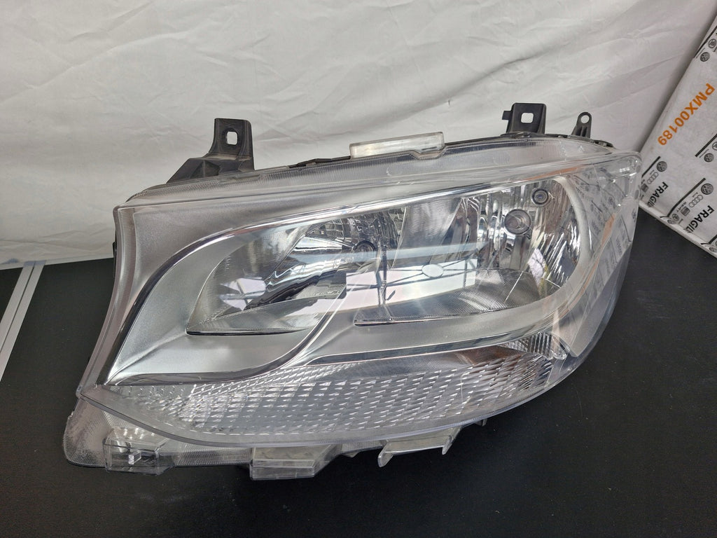 Frontscheinwerfer Mercedes-Benz Sprinter A9109060000 Links Headlight SCH8266578683vg