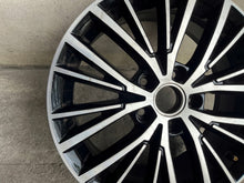 Laden Sie das Bild in den Galerie-Viewer, 1x Alufelge 17 Zoll 6.5" 5x112 52ET Glanz Graphit 5TA601025G VW Touran Rim Wheel FEL8383720242eq