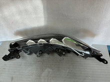 Laden Sie das Bild in den Galerie-Viewer, Frontscheinwerfer Toyota Corolla Full LED Rechts Scheinwerfer Headlight SCH2025213225nx