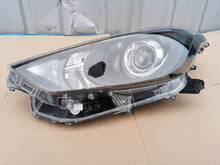 Load image into Gallery viewer, Frontscheinwerfer Toyota Yaris Links Scheinwerfer Headlight