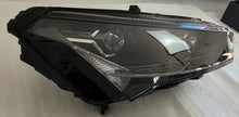 Laden Sie das Bild in den Galerie-Viewer, Frontscheinwerfer Skoda Enyaq IV 5LB941016G Rechts Scheinwerfer Headlight