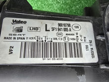 Load image into Gallery viewer, Frontscheinwerfer Seat Leon 5F1941005A Links Scheinwerfer Headlight