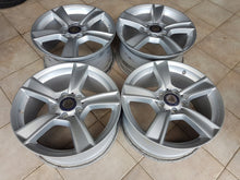 Laden Sie das Bild in den Galerie-Viewer, 4x Alufelge 17 Zoll 8.5" 5x112 58ET Glanz Silber A2044019002 Mercedes-Benz W204 FEL7924257621nq