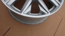 Load image into Gallery viewer, 1x Alufelge 17 Zoll 7.0&quot; 5x112 34ET Glanz Silber 80A601025 Audi Rim Wheel