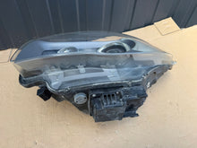 Laden Sie das Bild in den Galerie-Viewer, Frontscheinwerfer BMW E87 7181281-03 Xenon Links Scheinwerfer Headlight SCH9987746105eu