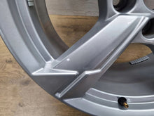 Load image into Gallery viewer, 1x Alufelge 18 Zoll 8.0" 5x112 39ET Glanz Silber 4K0601025D Audi A6 Rim Wheel FEL4319981628du