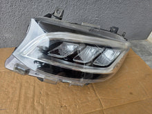 Laden Sie das Bild in den Galerie-Viewer, Frontscheinwerfer Mercedes-Benz Sprinter A9109068100 LED Links Headlight