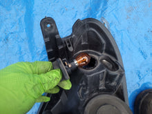 Laden Sie das Bild in den Galerie-Viewer, Frontscheinwerfer Opel Astra H TL793389777 93190391 Xenon Rechts Headlight SCH7543147382ob