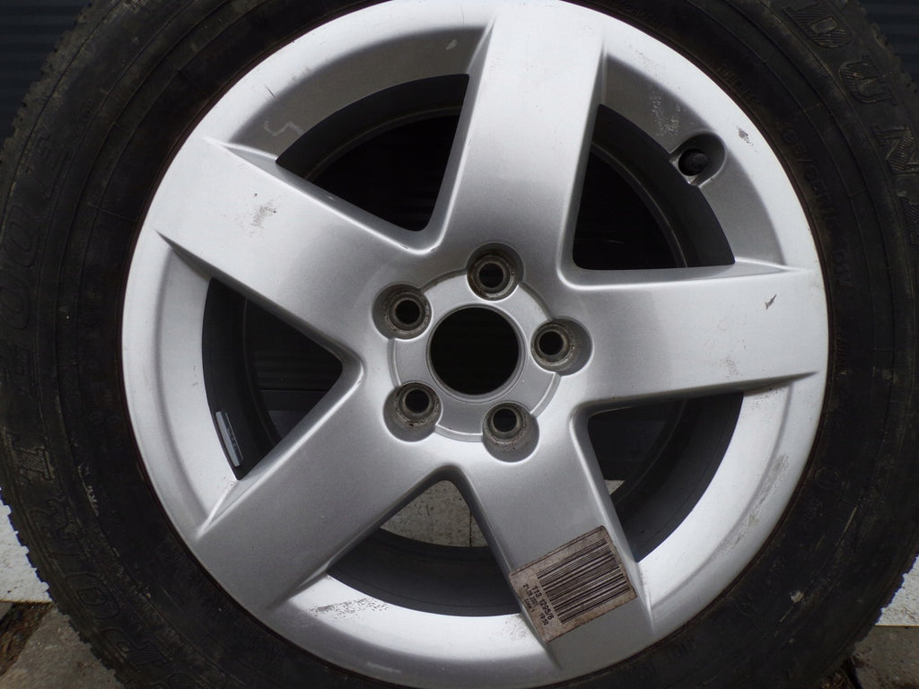 1x Alufelge 15 Zoll 6.0" 5x100 38ET Glanz Silber 8L0601025 Audi A3 Rim Wheel