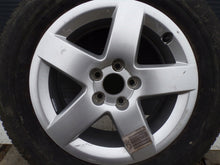 Laden Sie das Bild in den Galerie-Viewer, 1x Alufelge 15 Zoll 6.0&quot; 5x100 38ET Glanz Silber 8L0601025 Audi A3 Rim Wheel