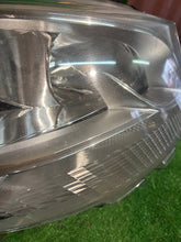 Laden Sie das Bild in den Galerie-Viewer, Frontscheinwerfer Mercedes-Benz Sprinter A9109060100 Rechts Headlight