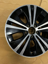 Load image into Gallery viewer, 1x Alufelge 17 Zoll 7.5&quot; 5x112 40ET A2134015100 Mercedes-Benz W213 Rim Wheel