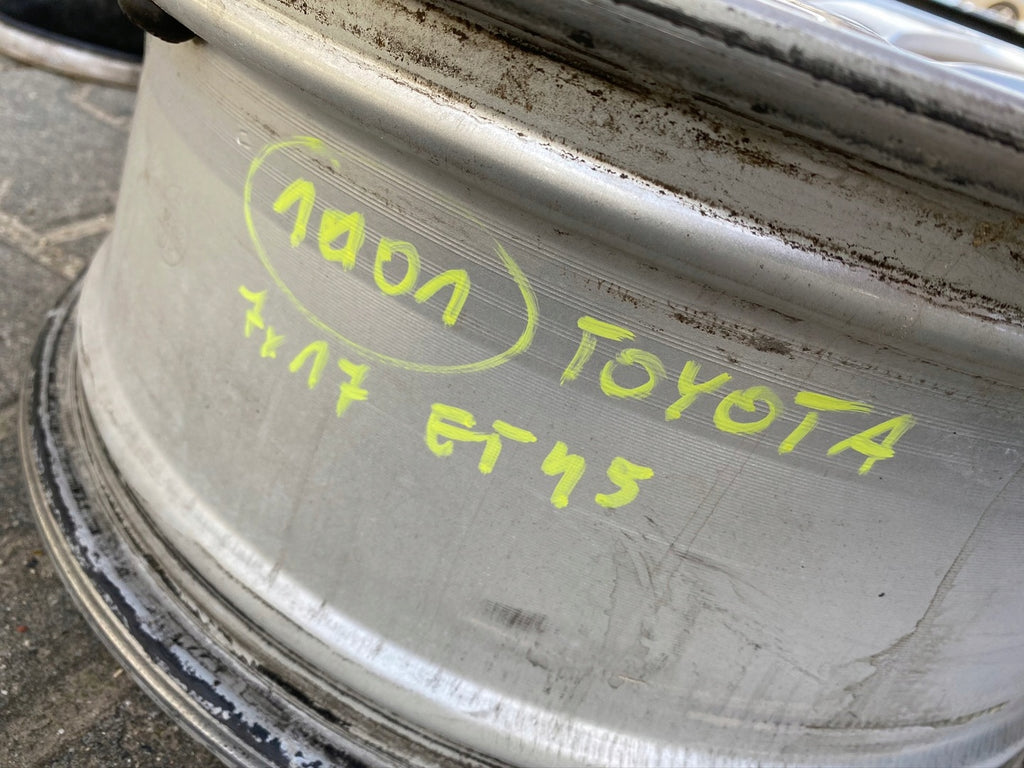 1x Alufelge 17 Zoll 7.0" 5x114.3 45ET 4567-9876 Toyota Rim Wheel