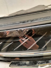 Load image into Gallery viewer, Frontscheinwerfer Skoda Karoq 57B941015D Full LED Links Scheinwerfer Headlight SCH9132007485td