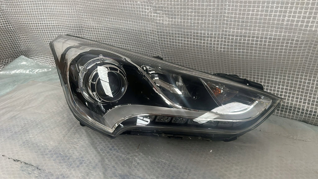 Frontscheinwerfer Hyundai Veloster 92102-2V160 Rechts Scheinwerfer Headlight