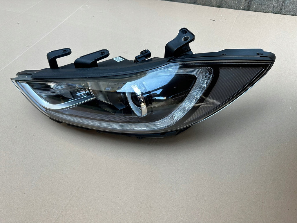 Frontscheinwerfer Hyundai Elantra 92101-F2100 Links Scheinwerfer Headlight