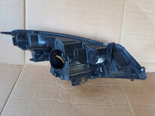 Laden Sie das Bild in den Galerie-Viewer, Frontscheinwerfer BMW Zafira Tourer C 13399858 Links Scheinwerfer Headlight SCH4693318487yc