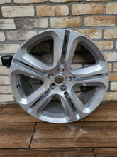 Laden Sie das Bild in den Galerie-Viewer, 1x Alufelge 20 Zoll 8.5&quot; 5x108 45ET Glanz Silber HK83-1007 Jaguar F-Pace