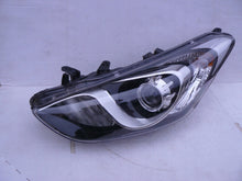 Laden Sie das Bild in den Galerie-Viewer, Frontscheinwerfer Hyundai I30 92101-A6020 Links Scheinwerfer Headlight