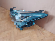 Laden Sie das Bild in den Galerie-Viewer, Frontscheinwerfer Mazda 3 Bm Links Scheinwerfer Headlight