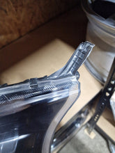 Laden Sie das Bild in den Galerie-Viewer, Frontscheinwerfer Ford Custom JK21-13D153-BG Xenon Links Scheinwerfer Headlight SCH7938205176ur
