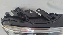 Laden Sie das Bild in den Galerie-Viewer, Frontscheinwerfer Audi Q3 8U0941774 Rechts Scheinwerfer Headlight