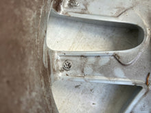 Laden Sie das Bild in den Galerie-Viewer, 1x Alufelge 17 Zoll 6.5&quot; 5x112 46ET 5G0601025CS VW Golf Vii Rim Wheel