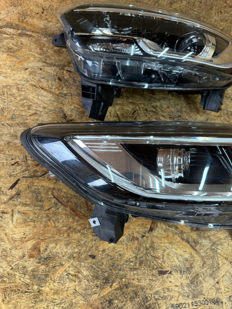 Frontscheinwerfer Renault Kadjar 260104607R 260602051R Ein Satz Headlight SCH2173756939en