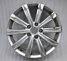 Laden Sie das Bild in den Galerie-Viewer, 1x Alufelge 17 Zoll 6.5" 5x112 52ET Glanz Silber 5TA601025D VW Touran Rim Wheel FEL1147990228ru