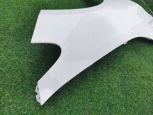 Laden Sie das Bild in den Galerie-Viewer, Kotflügel Mercedes-Benz W247 X247 A2478811000 Vorne Rechts Schwarz