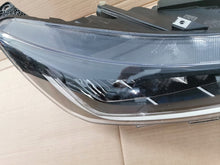 Laden Sie das Bild in den Galerie-Viewer, Frontscheinwerfer Ford Focus NX7B-13E014-CF Rechts Scheinwerfer Headlight SCH8224777636us