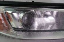 Load image into Gallery viewer, Frontscheinwerfer Volvo S80 II Xc70 V70 31353533 Xenon Rechts Headlight