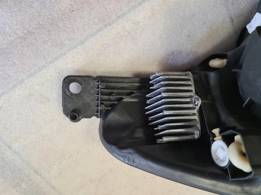 Frontscheinwerfer Ford Focus JX7B13W030AE Ein Stück (Rechts oder Links) SCH3091603272qh